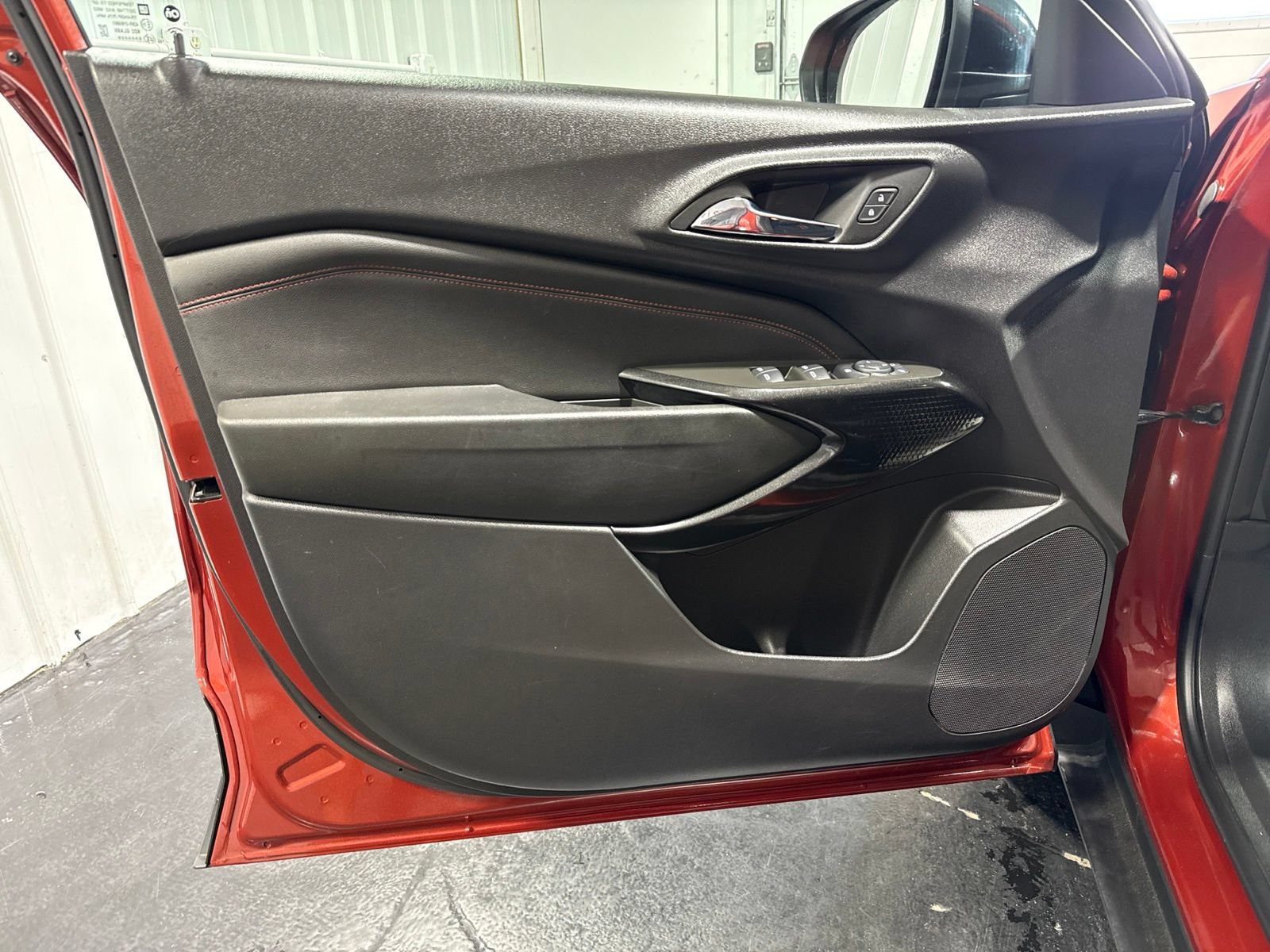 Used 2024 Chevrolet Trax RS w/ Driver Confidence Package FWD image 17