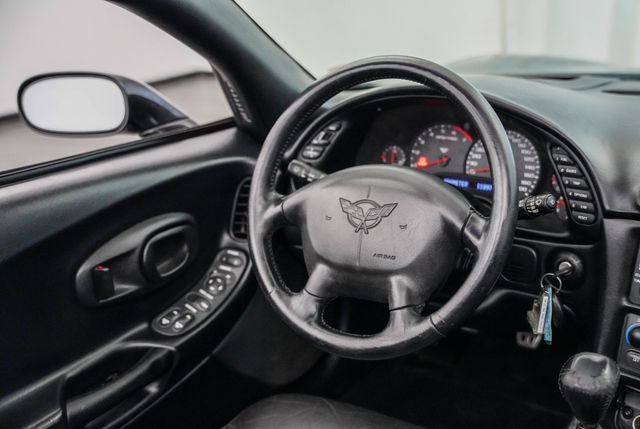Used 2000 Chevrolet Corvette Convertible w/ Memory Pkg RWD image 4