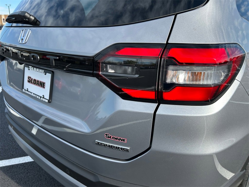 New 2025 Honda Pilot Touring image 24