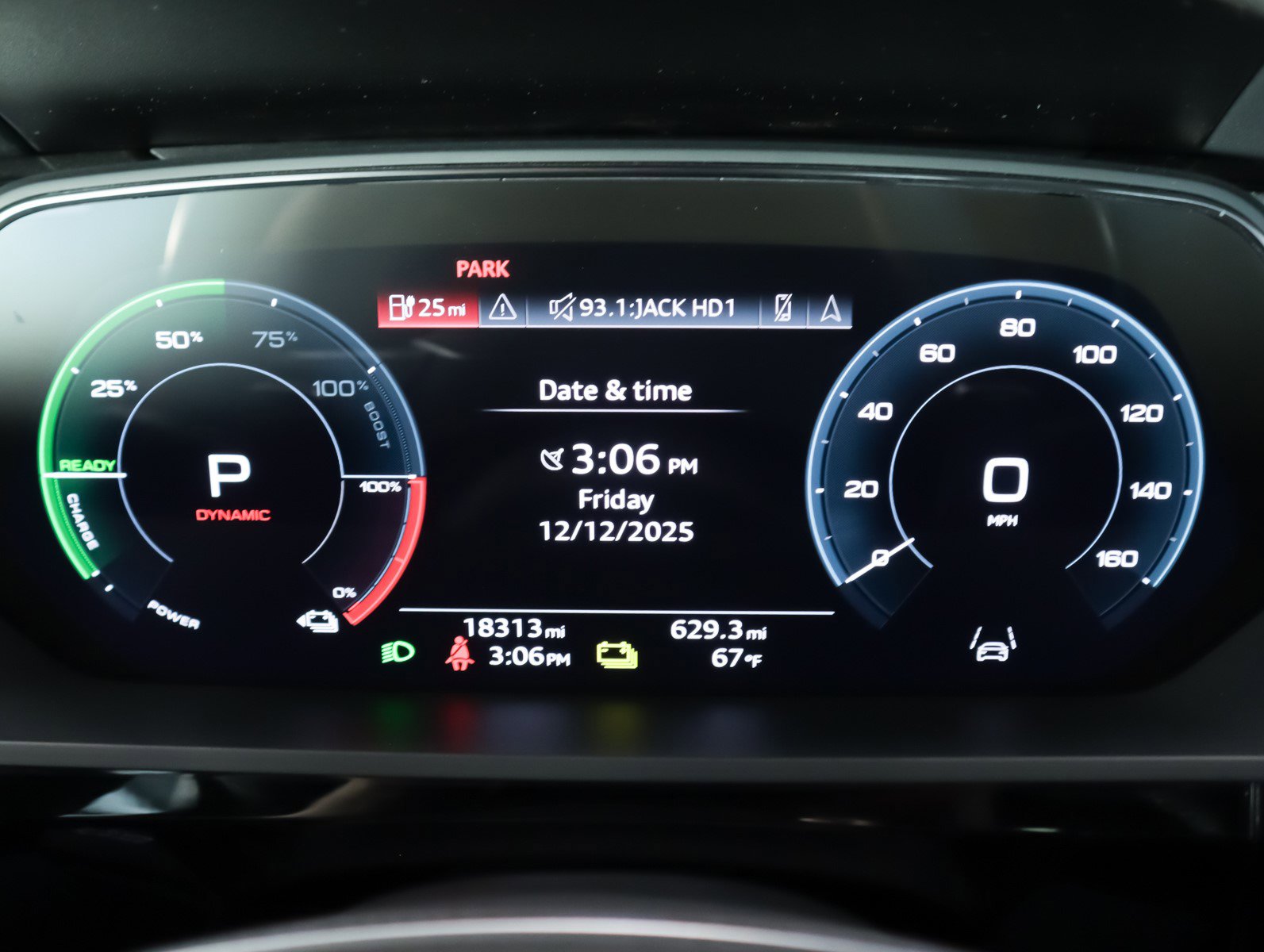 Used 2024 Audi Q8 e-tron Premium Plus image 19