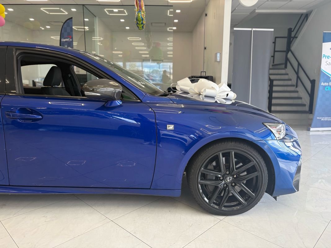 Used 2019 Lexus IS 300 F Sport w/ F Sport Package image 9