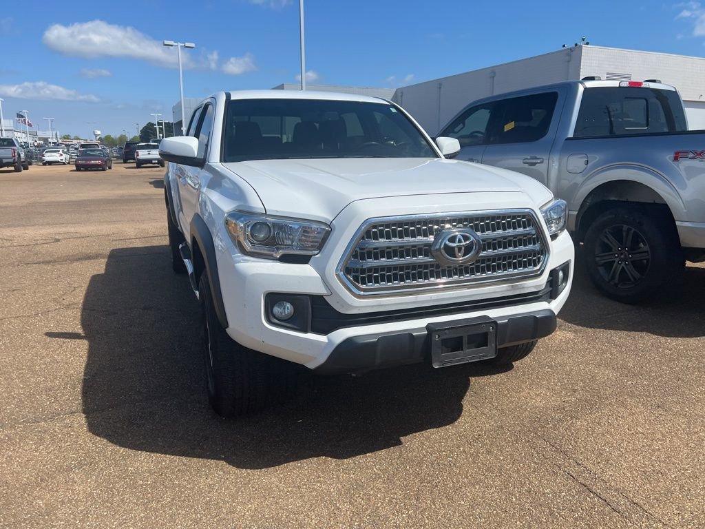 Used 2017 Toyota Tacoma TRD Off-Road w/ Tow Package (A/T) image 5