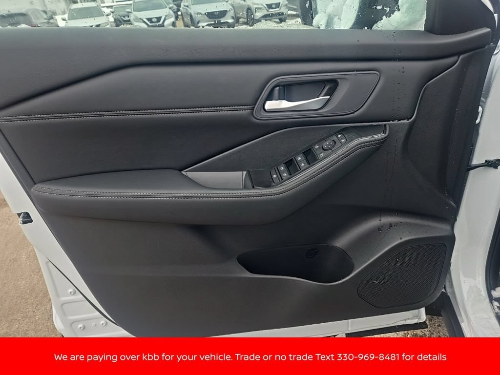 New 2026 Nissan Rogue Dark Armor AWD/4WD image 9