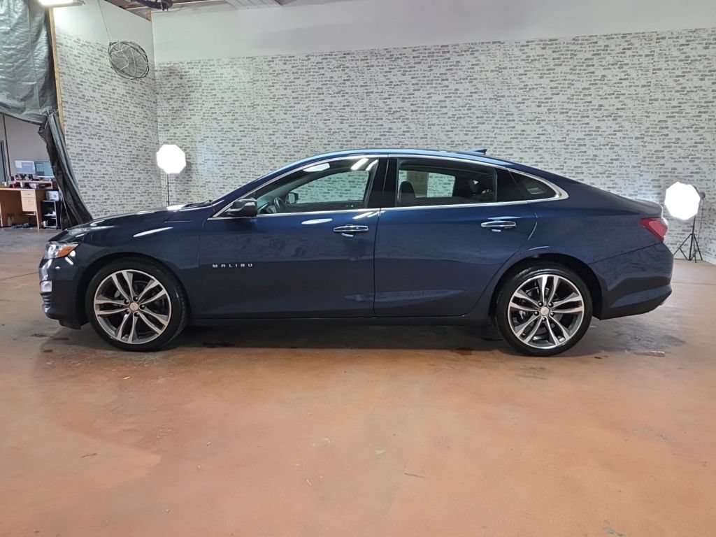 Used 2022 Chevrolet Malibu Premier FWD image 4