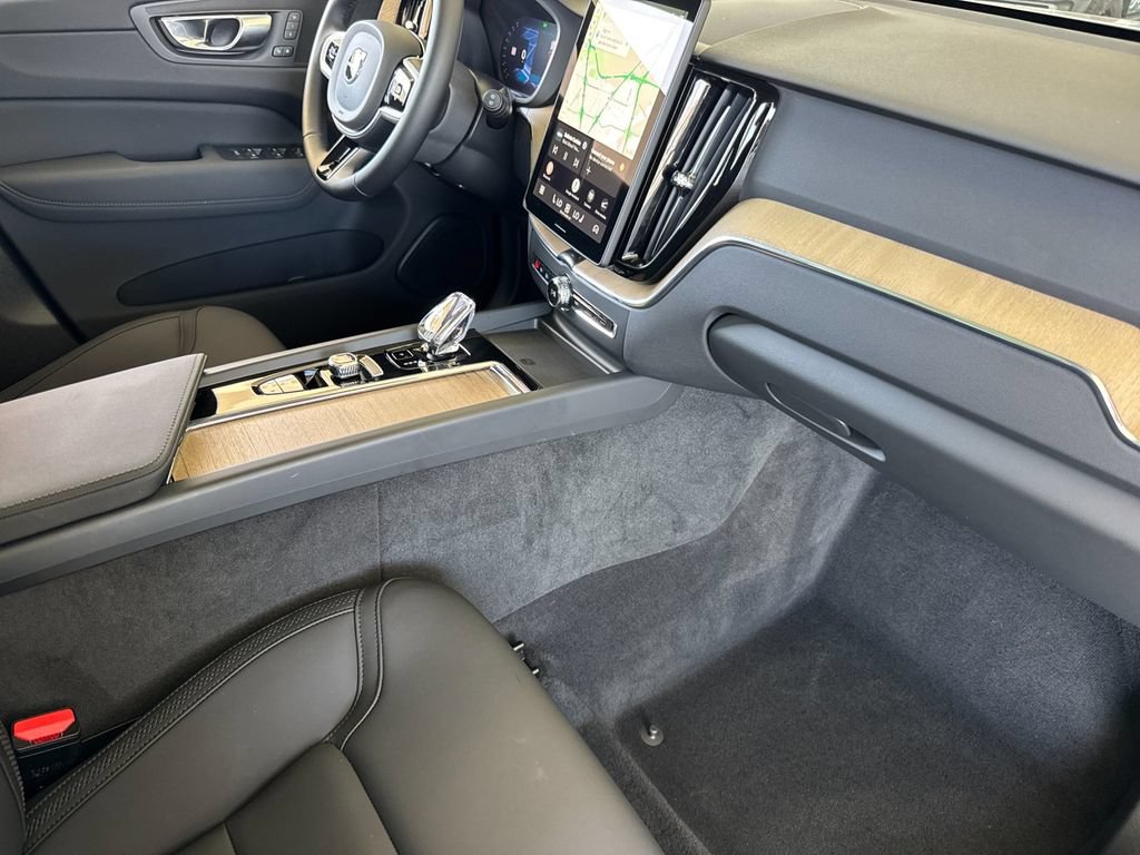 New 2026 Volvo XC60 B5 Core AWD/4WD image 15