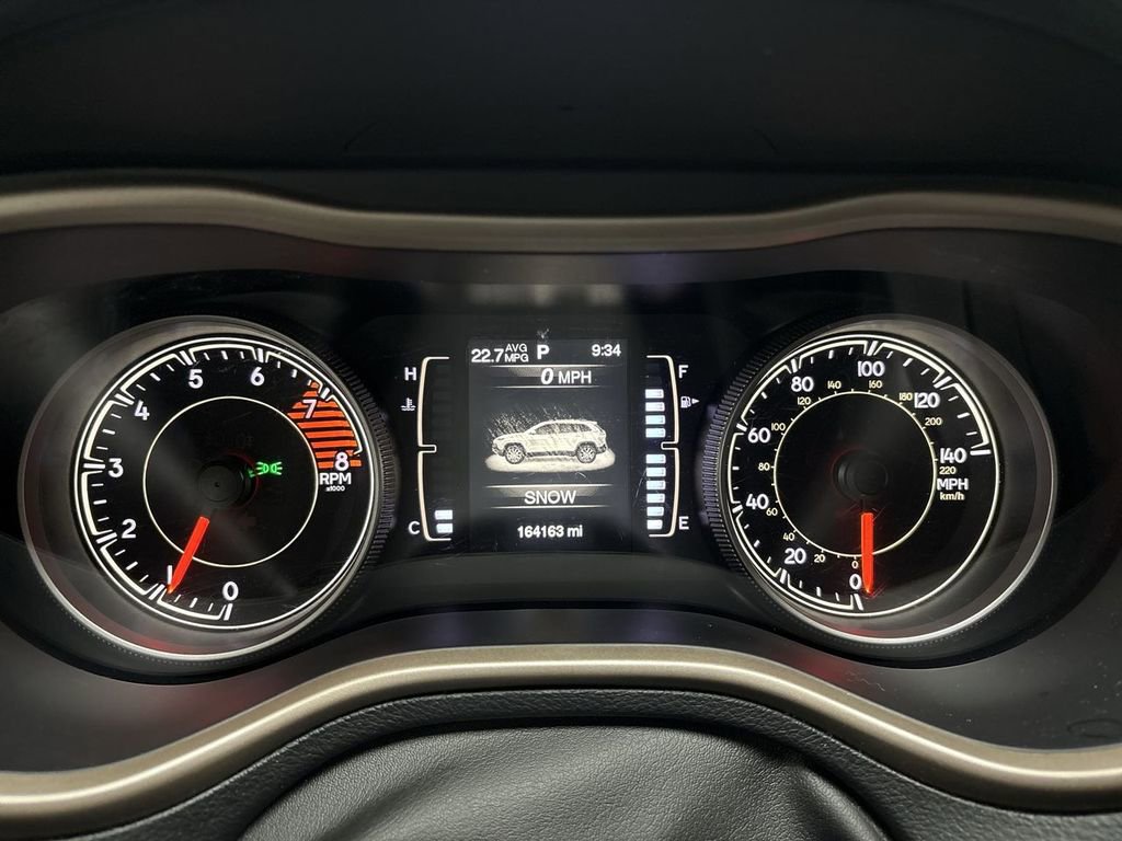 Used 2017 Jeep Cherokee Latitude w/ Cold Weather Group image 34