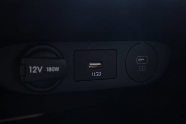 Certified 2025 Hyundai Elantra Limited FWD image 20