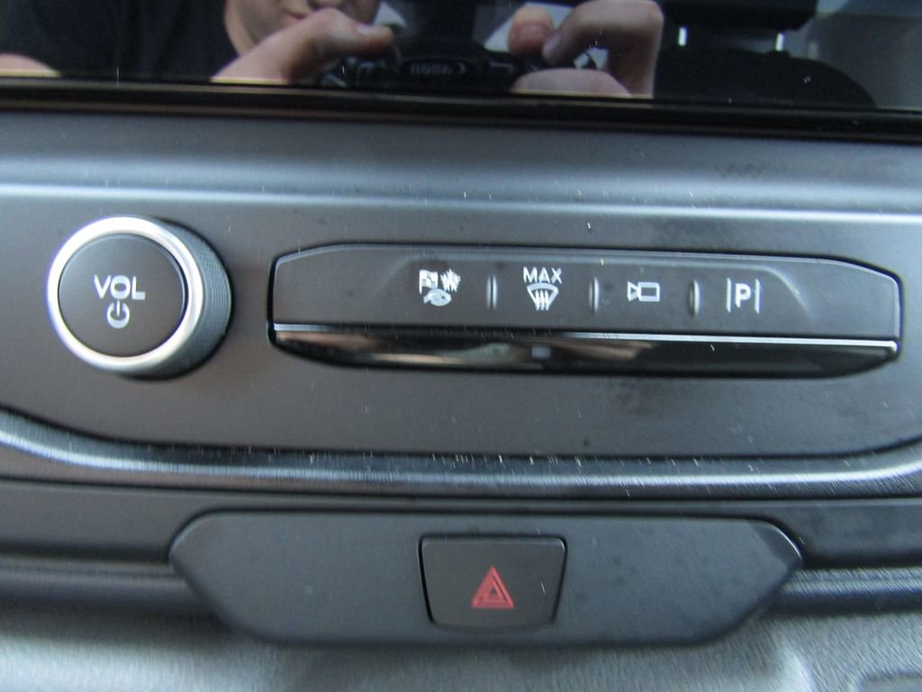 Used 2024 Ford E-Transit Low Roof image 29