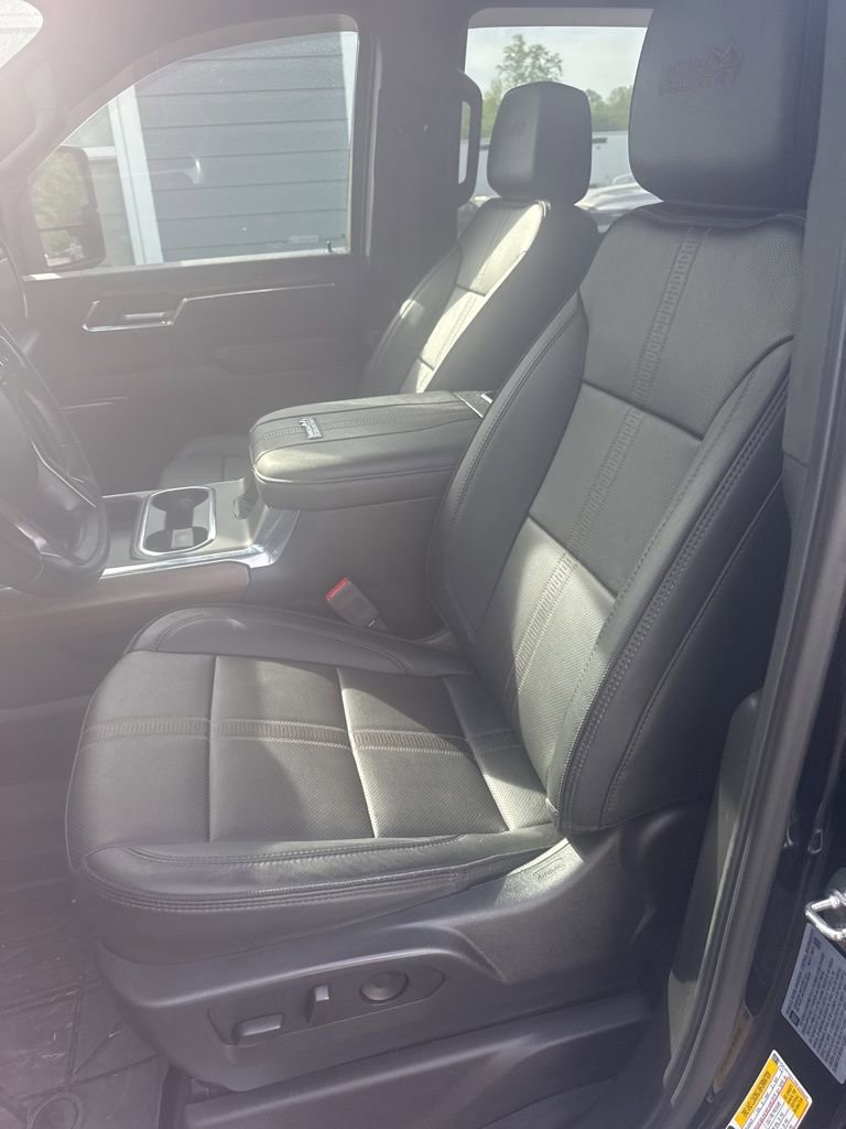 Used 2024 Chevrolet Silverado 3500 High Country w/ High Country Premium Package AWD/4WD image 21