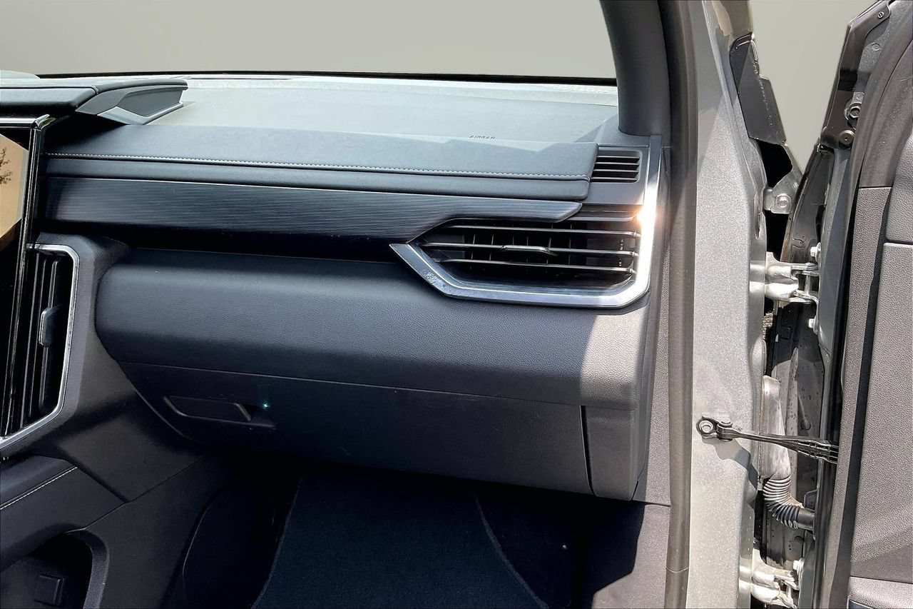 Used 2025 GMC Acadia Elevation w/ Elevation Premium Package FWD image 20
