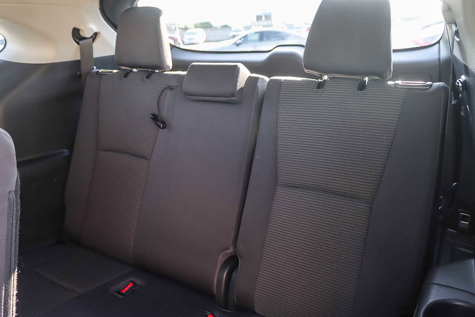 Used 2023 Toyota Highlander L image 18