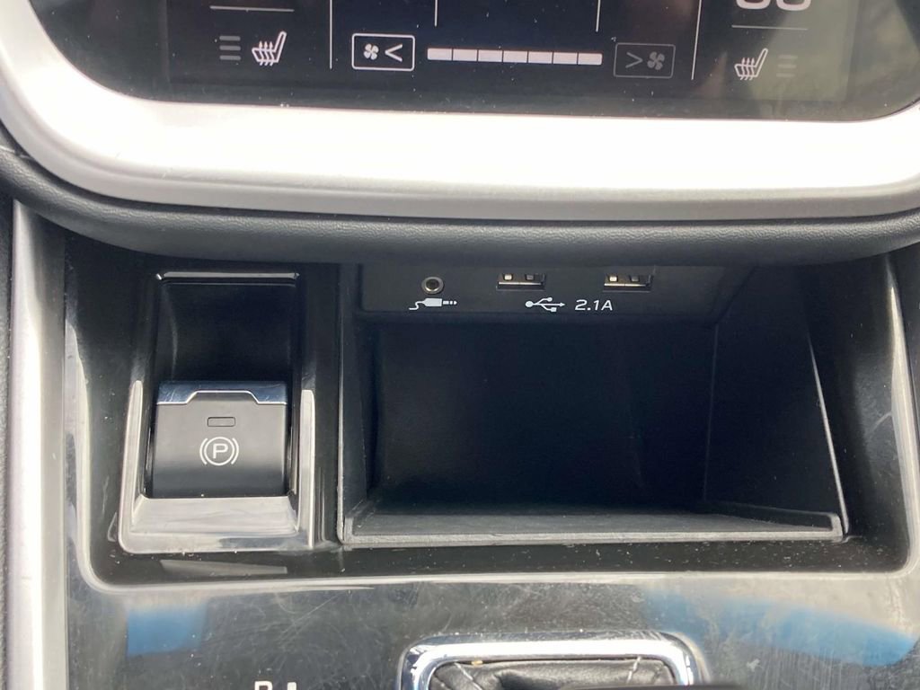 Used 2020 Subaru Outback Premium image 24