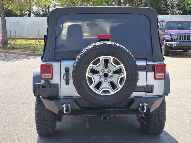 Used 2015 Jeep Wrangler Unlimited Rubicon w/ Connectivity Group AWD/4WD image 12