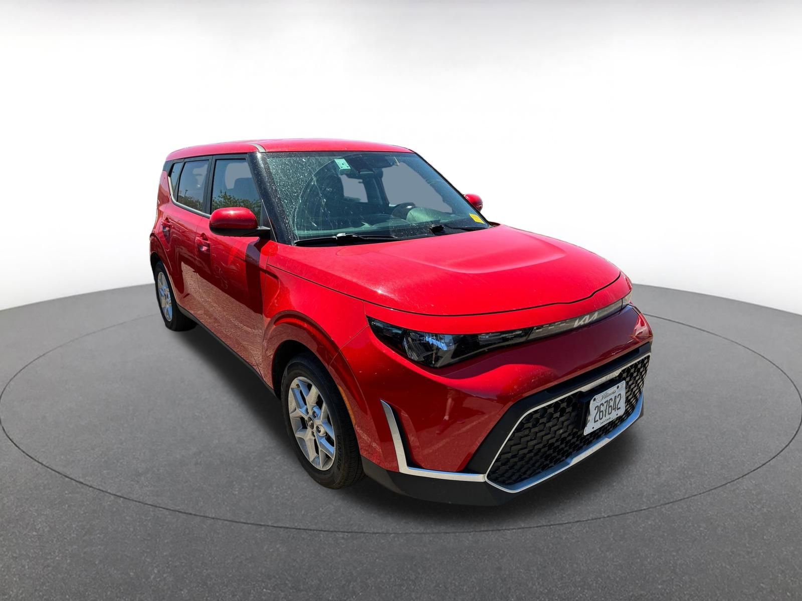 Used 2025 Kia Soul LX w/ LX Technology Package FWD image 2