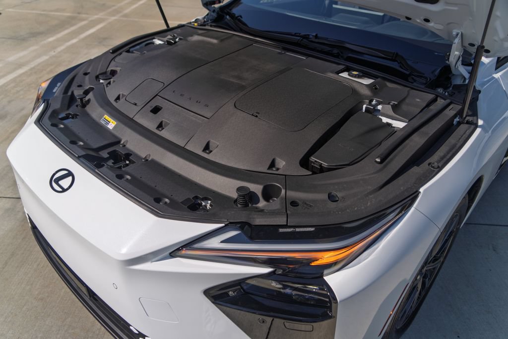 New 2026 Lexus ES 500e AWD/4WD image 4