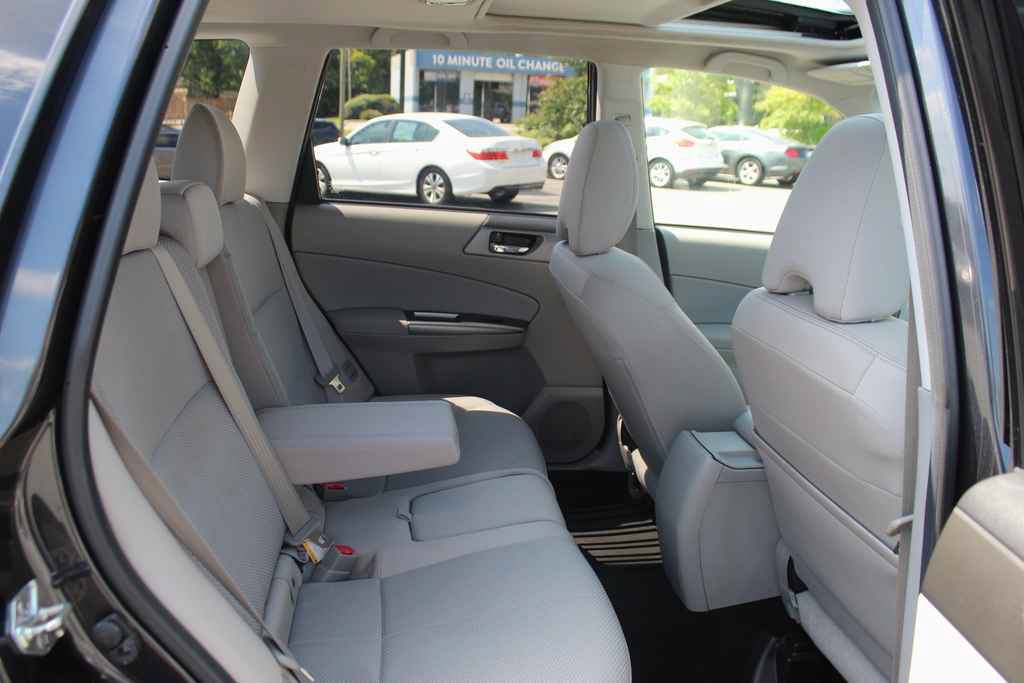 Used 2013 Subaru Forester 2.5X Premium w/ All-Weather Pkg AWD/4WD image 27