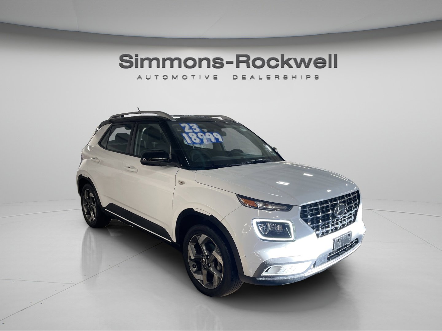 Used 2023 Hyundai Venue Limited w/ Cargo Package image 3