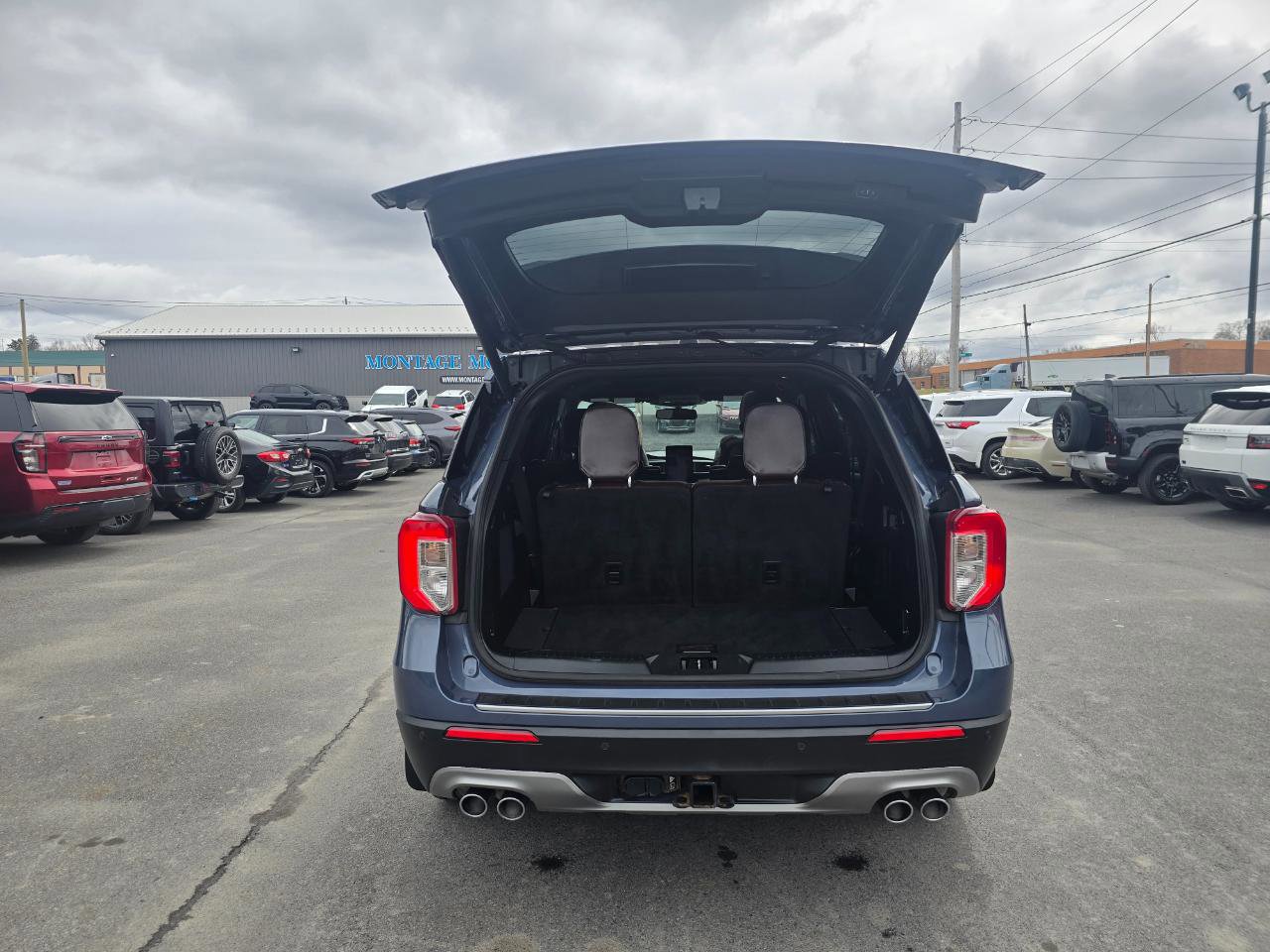 Used 2021 Ford Explorer Platinum w/ Equipment Group 601A AWD/4WD image 21