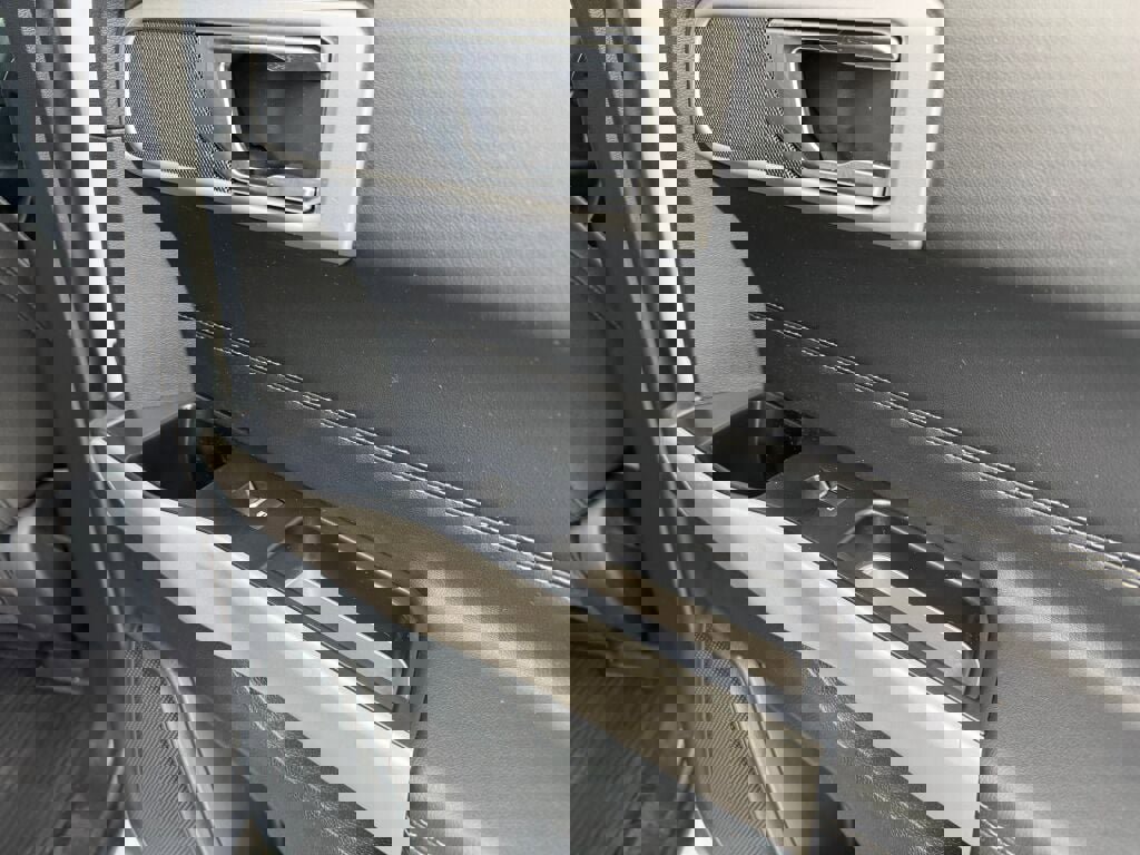 Used 2023 Ford Explorer XLT w/ Class IV Trailer Tow Package image 20