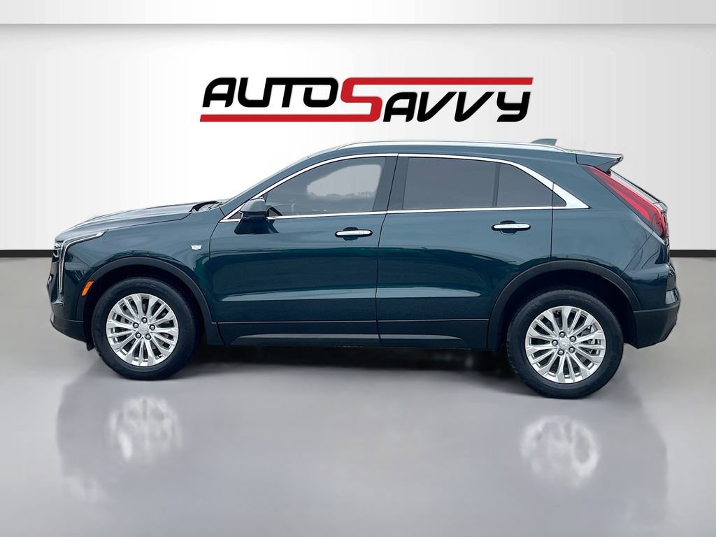 Used 2024 Cadillac XT4 Luxury w/ Cold Weather Package FWD image 4