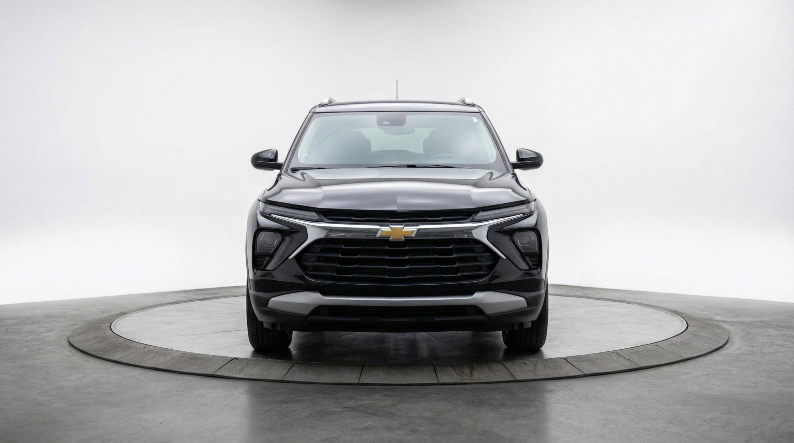 Used 2025 Chevrolet TrailBlazer LT FWD image 2