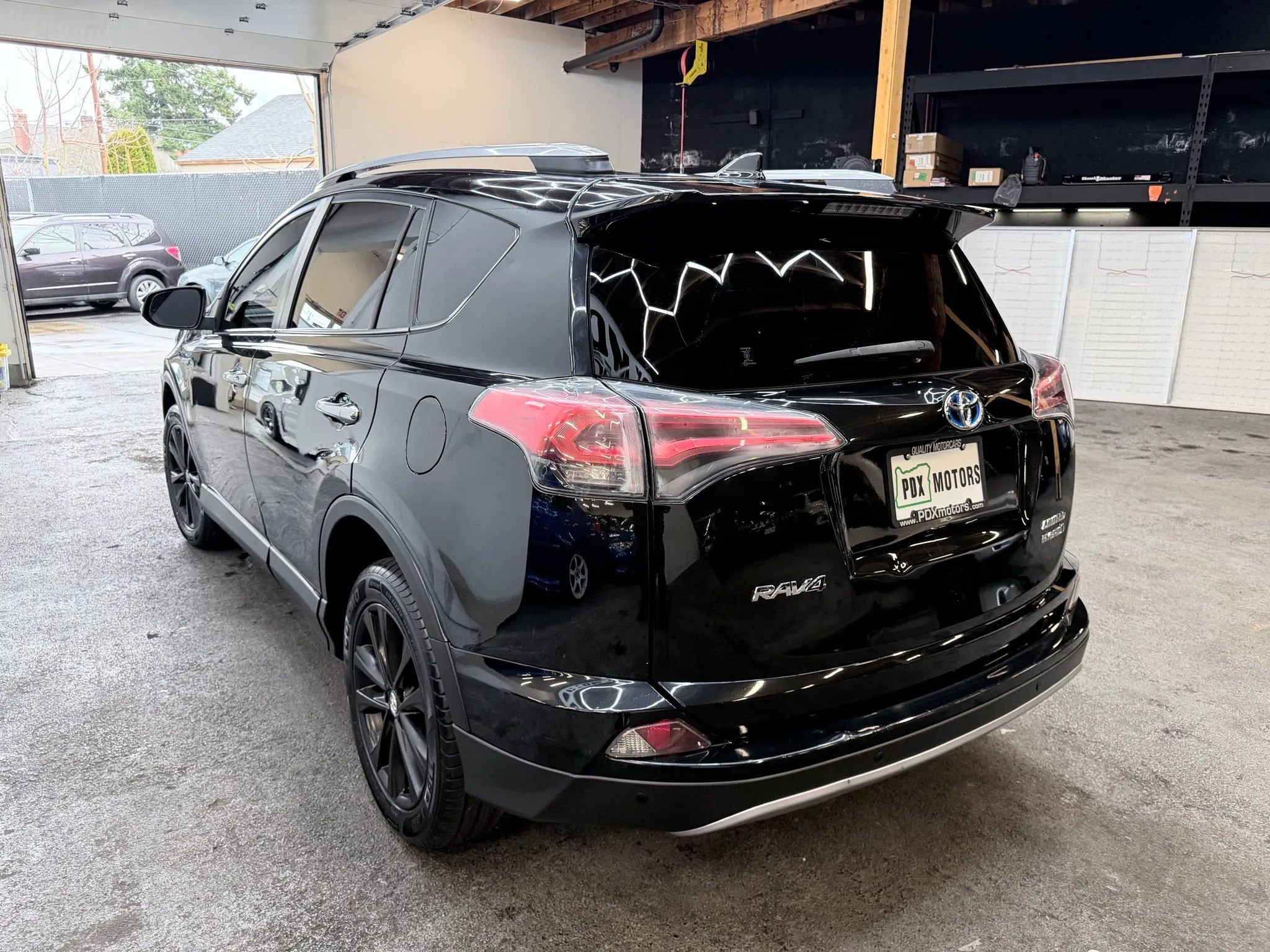 Used 2017 Toyota RAV4 Limited AWD/4WD image 5