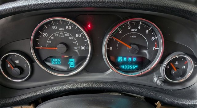 Used 2017 Jeep Wrangler Unlimited Rubicon w/ Connectivity Group image 15