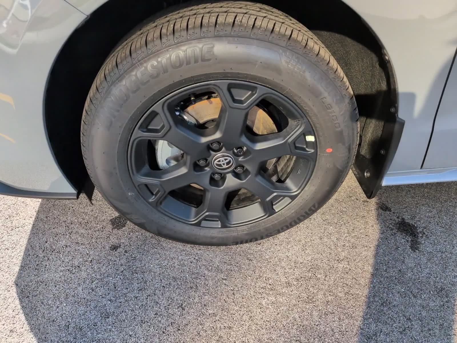 New 2026 Toyota Sienna XLE Woodland Edition AWD/4WD image 9