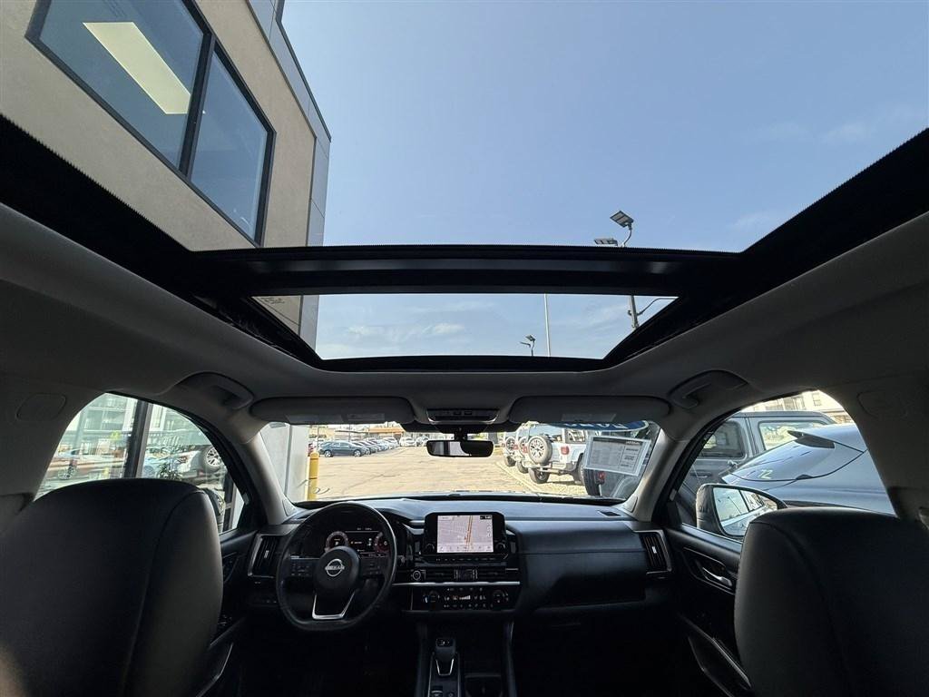 Used 2023 Nissan Pathfinder Platinum AWD/4WD image 24