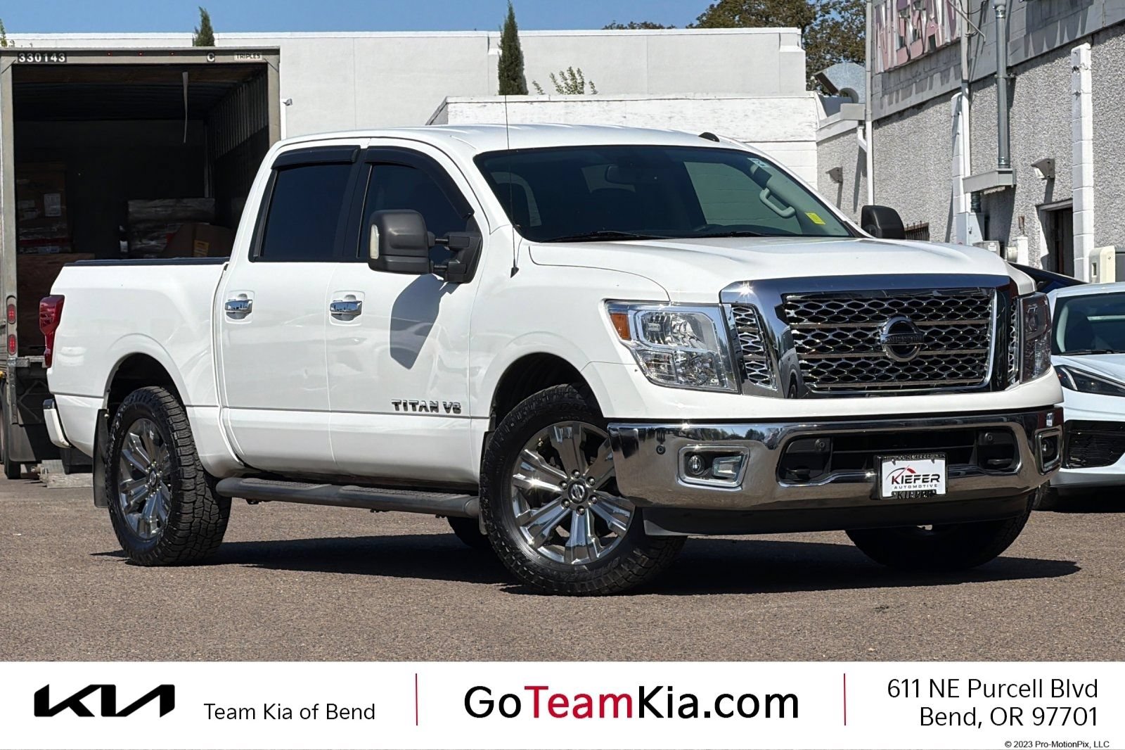 Used 2019 Nissan Titan SV w/ SV Convenience Package AWD/4WD image 1