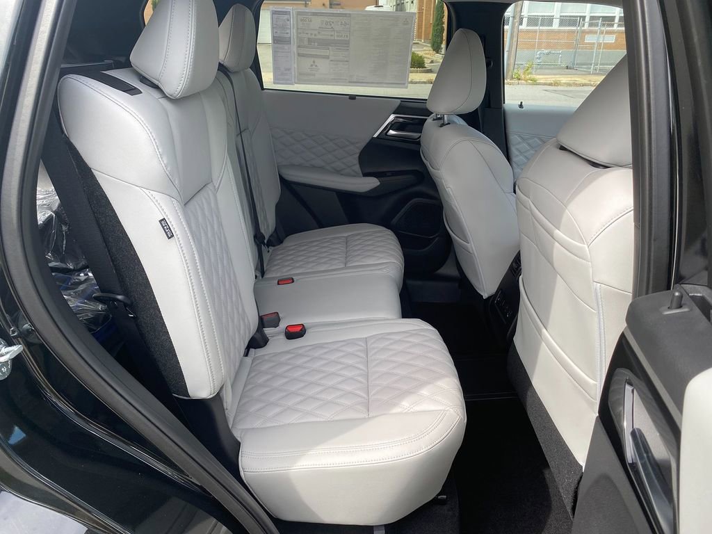 New 2025 Mitsubishi Outlander SEL image 27