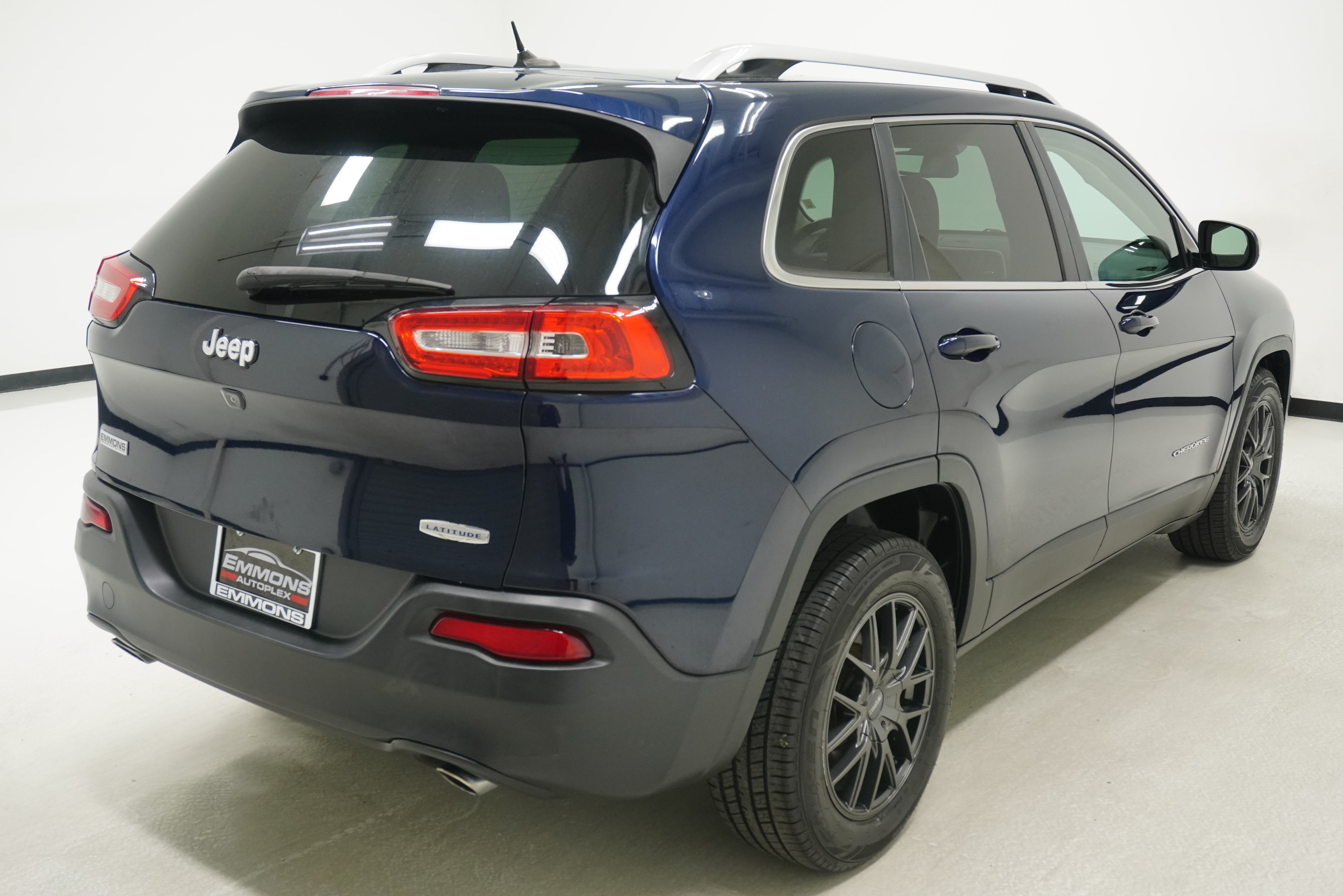 Used 2014 Jeep Cherokee Latitude FWD image 4