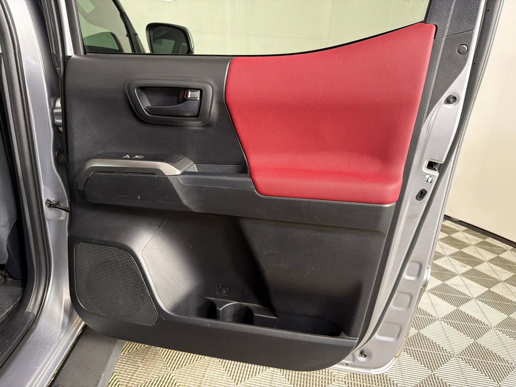 Used 2019 Toyota Tacoma SR5 RWD image 16