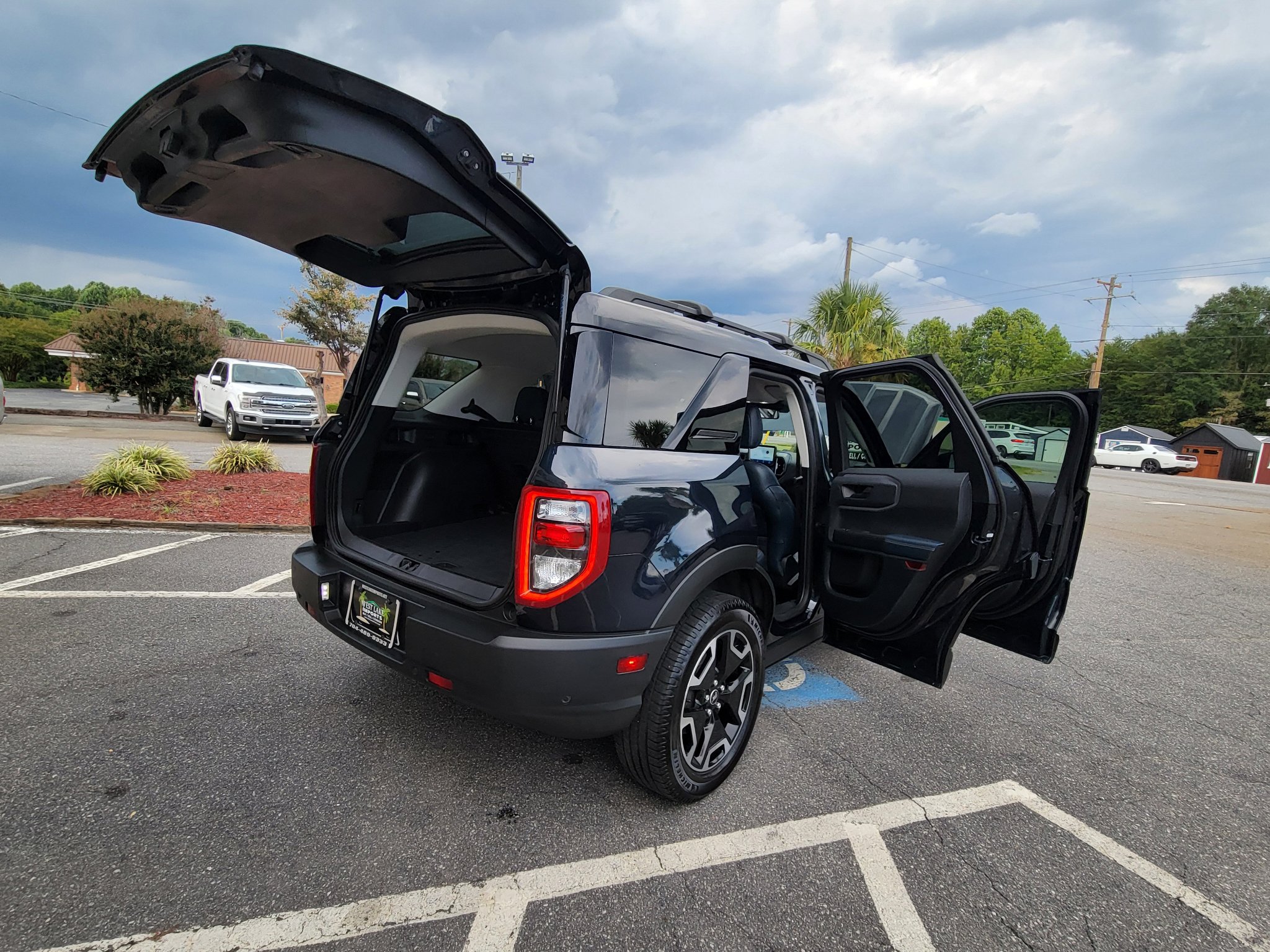 Used 2021 Ford Bronco Sport Outer Banks w/ Outer Banks Package (96D) image 18