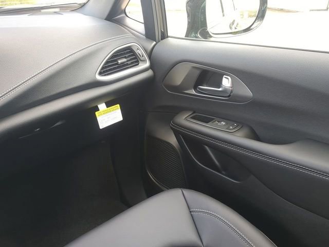 New 2026 Chrysler Pacifica Select image 21