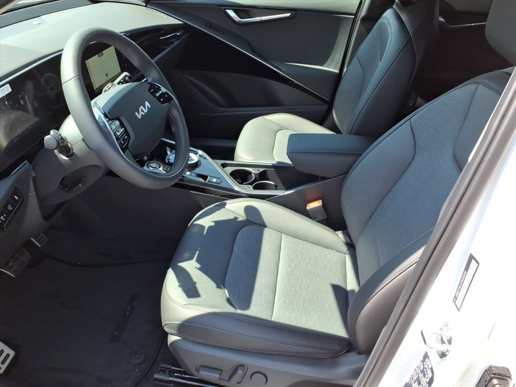 New 2026 Kia Niro Wave w/ Wave Preserve Package FWD image 10