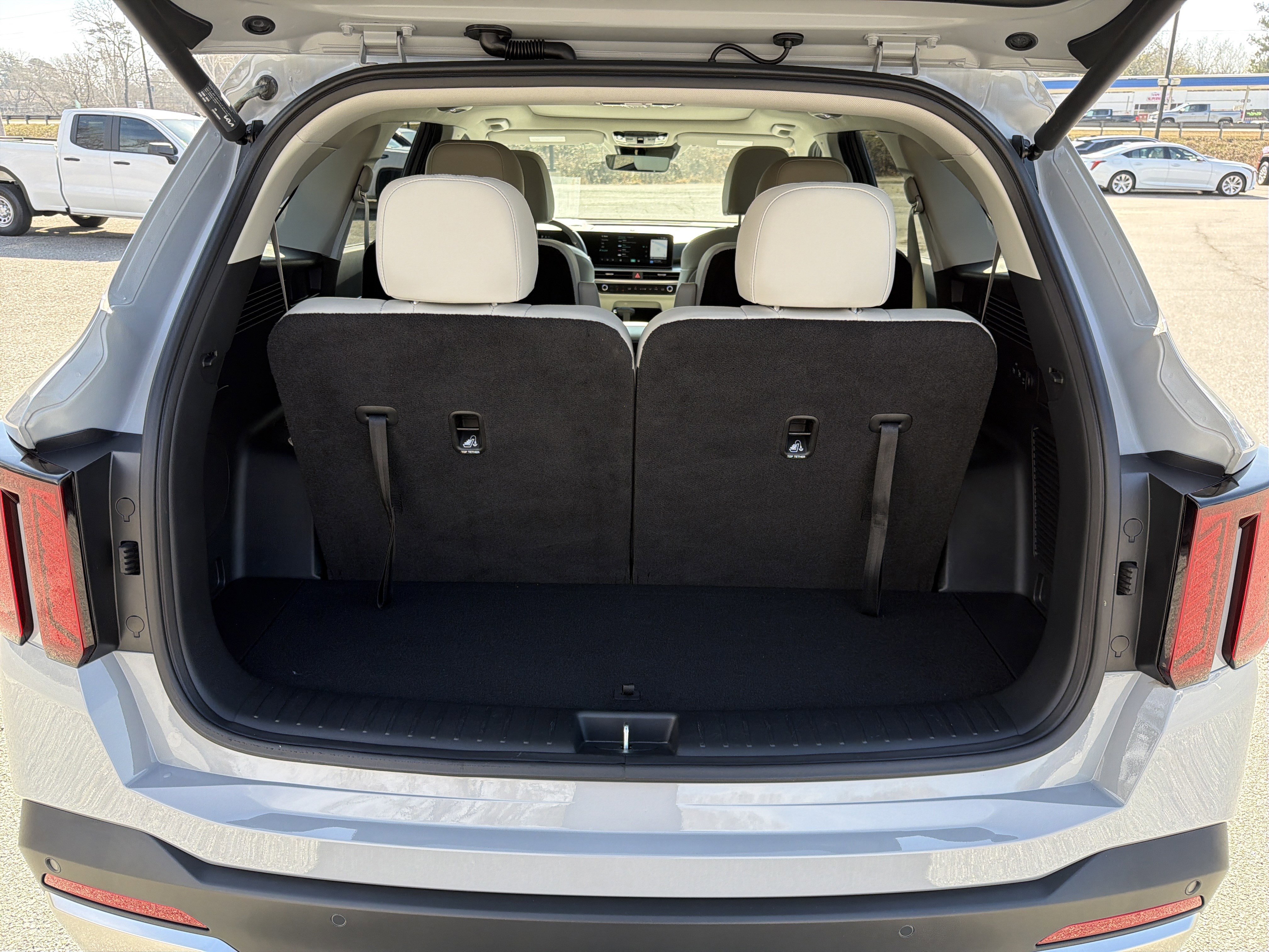 Used 2025 Kia Sorento EX w/ Panoramic Sunroof Package image 22