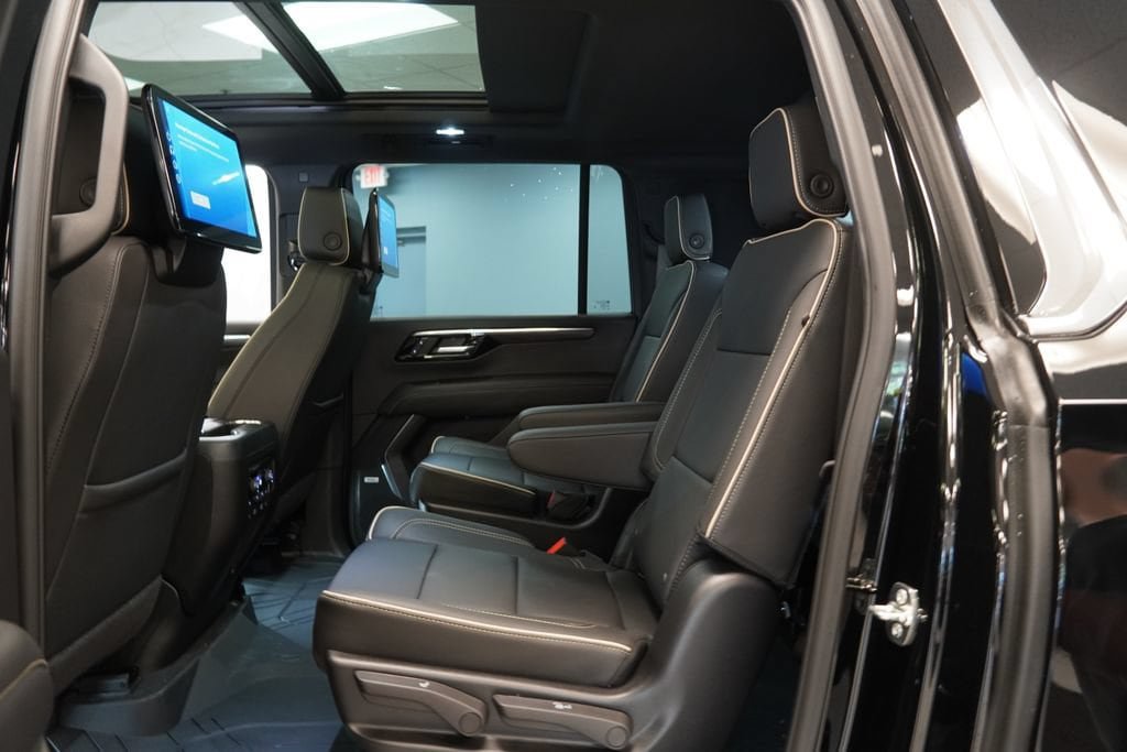 New 2026 Chevrolet Suburban Premier AWD/4WD image 29
