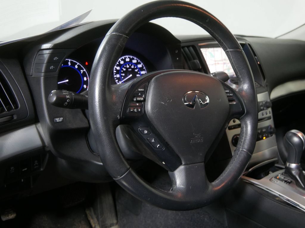 Used 2015 INFINITI Q60 Convertible w/ Premium Package RWD image 12