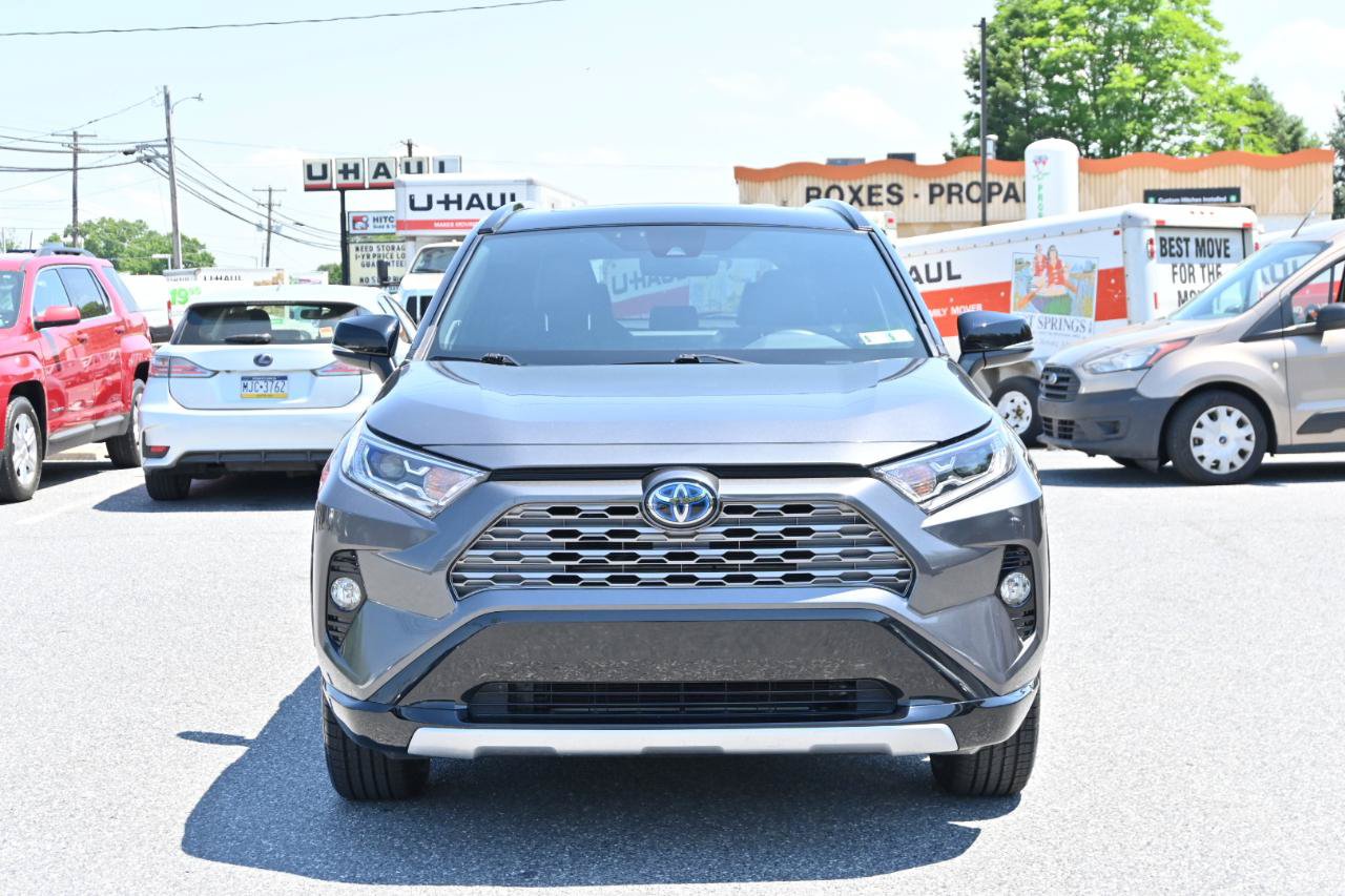 Used 2021 Toyota RAV4 XSE AWD/4WD image 4