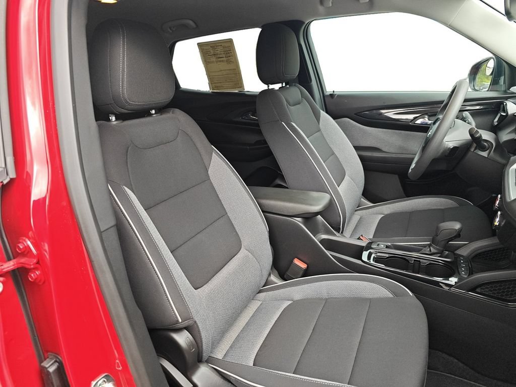 Used 2026 Chevrolet TrailBlazer LS w/ LS Convenience Package FWD image 25