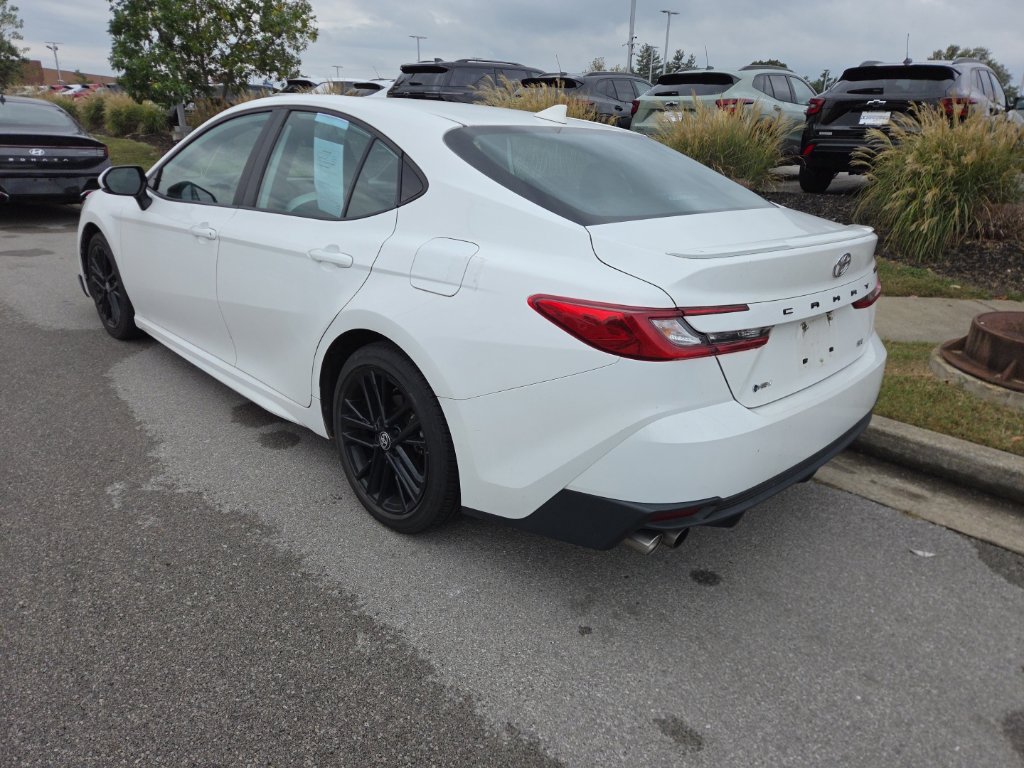 Used 2025 Toyota Camry SE FWD image 4