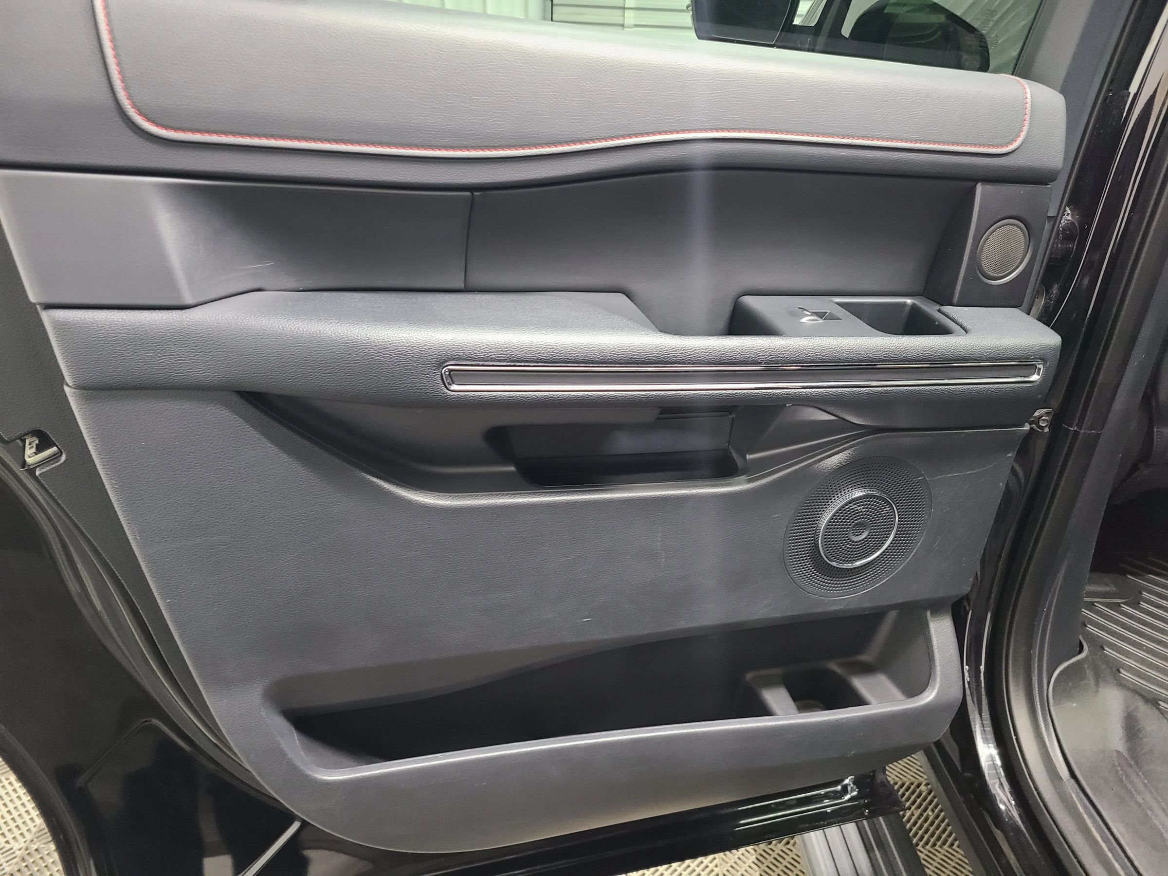 Used 2022 Ford Expedition Max Limited AWD/4WD image 35