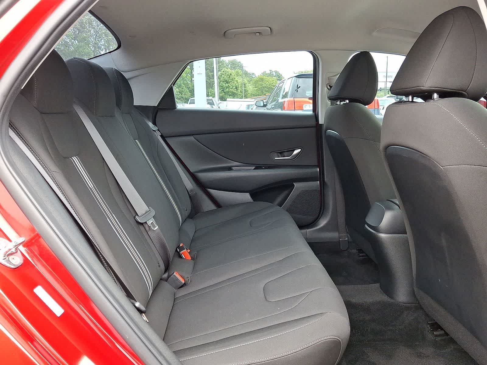 Used 2023 Hyundai Elantra SEL w/ Convenience Package FWD image 31