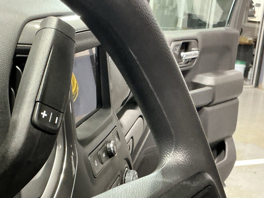 Used 2025 Chevrolet Silverado 1500 Custom Trail Boss w/ Dark Appearance Package image 23