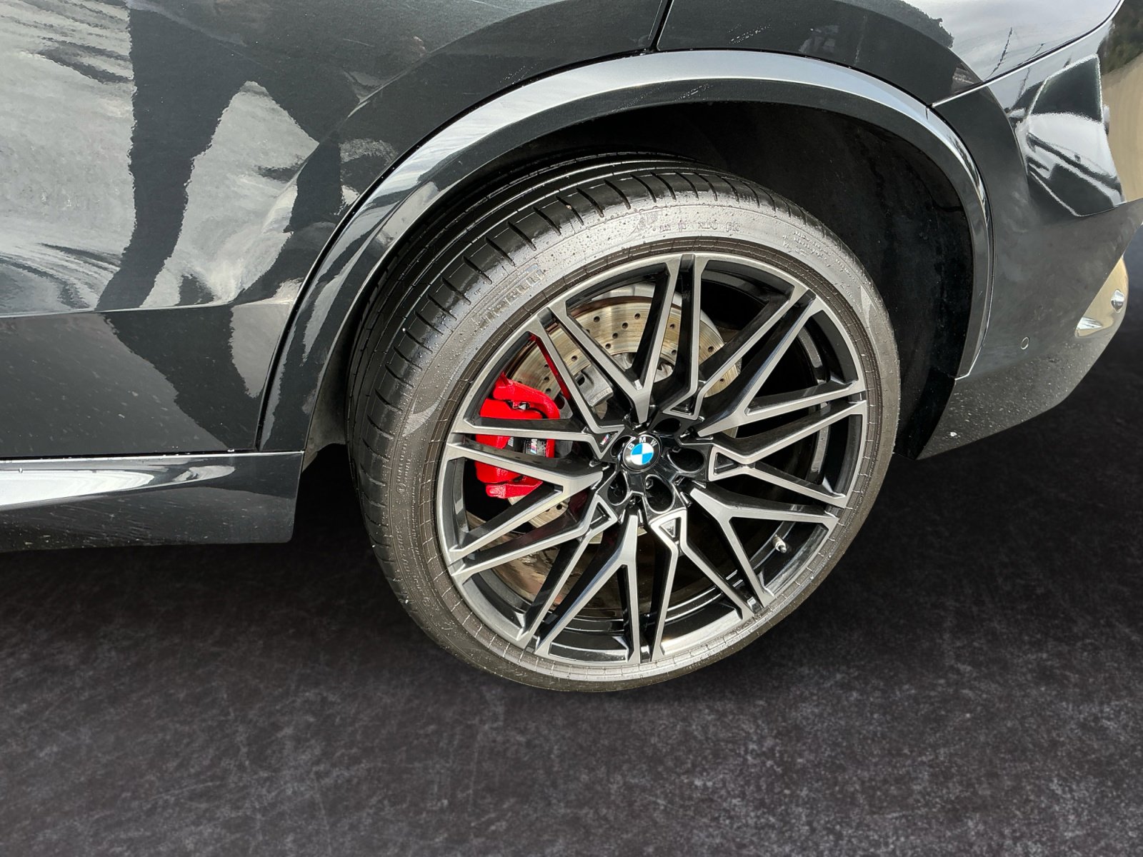 Used 2024 BMW X5 M Competition w/ Executive Package image 10