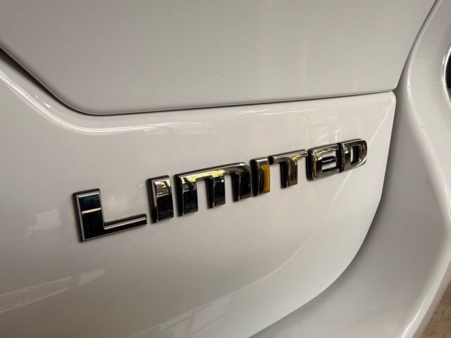 Used 2023 Jeep Grand Cherokee Limited w/ Rear Seat Video Group I AWD/4WD image 8