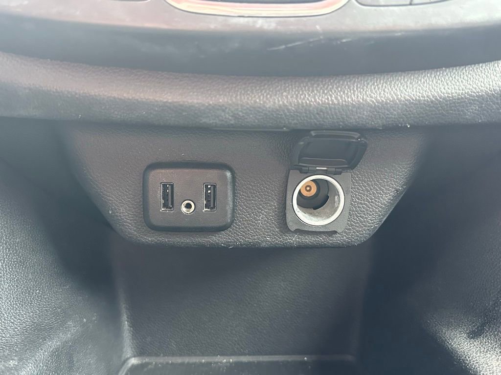 Used 2019 Chevrolet Traverse LT image 30