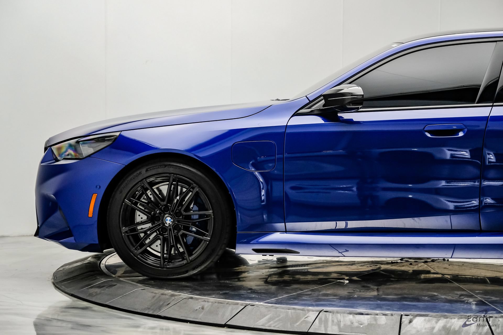 Used 2025 BMW M5 w/ Carbon Package AWD/4WD image 8