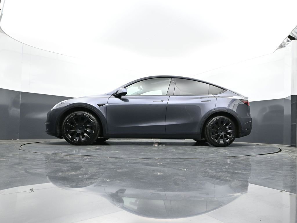 Used 2021 Tesla Model Y Long Range AWD/4WD image 32